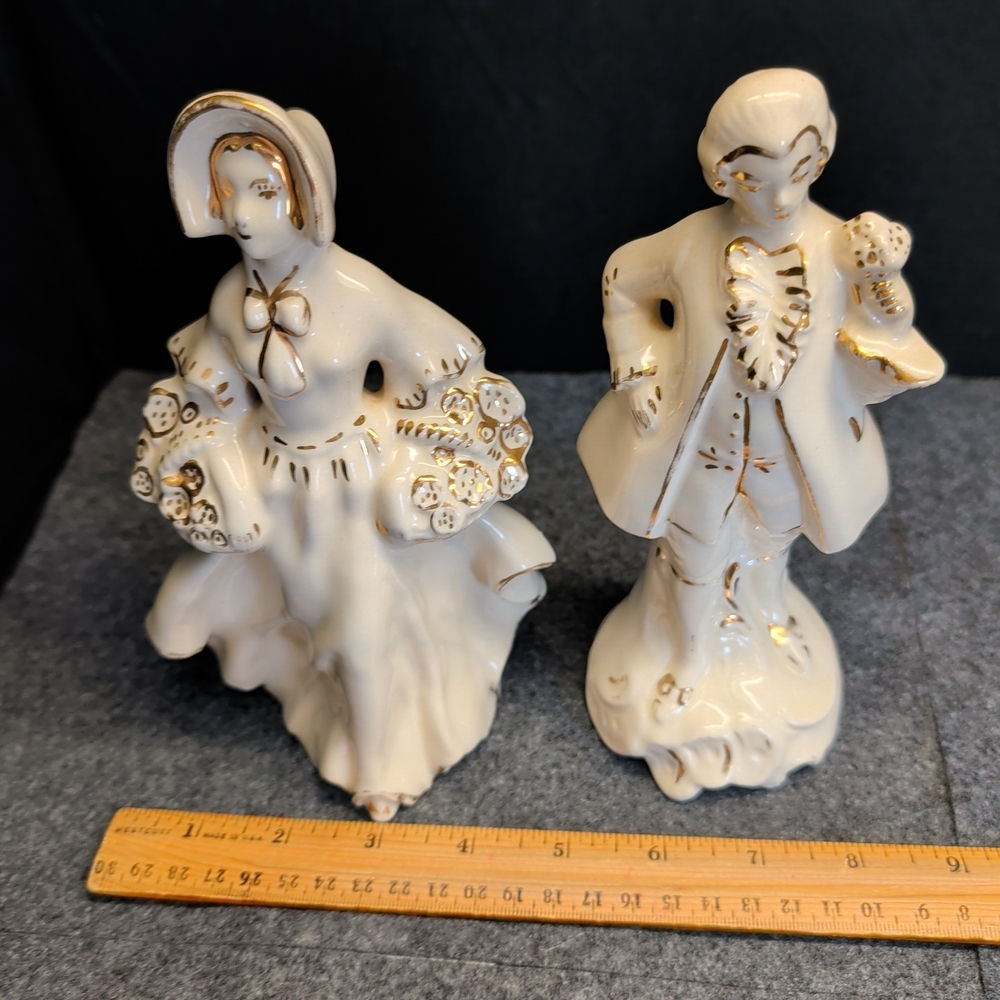 Elegant Cream and Gold Figurines - Picture 5 of 6